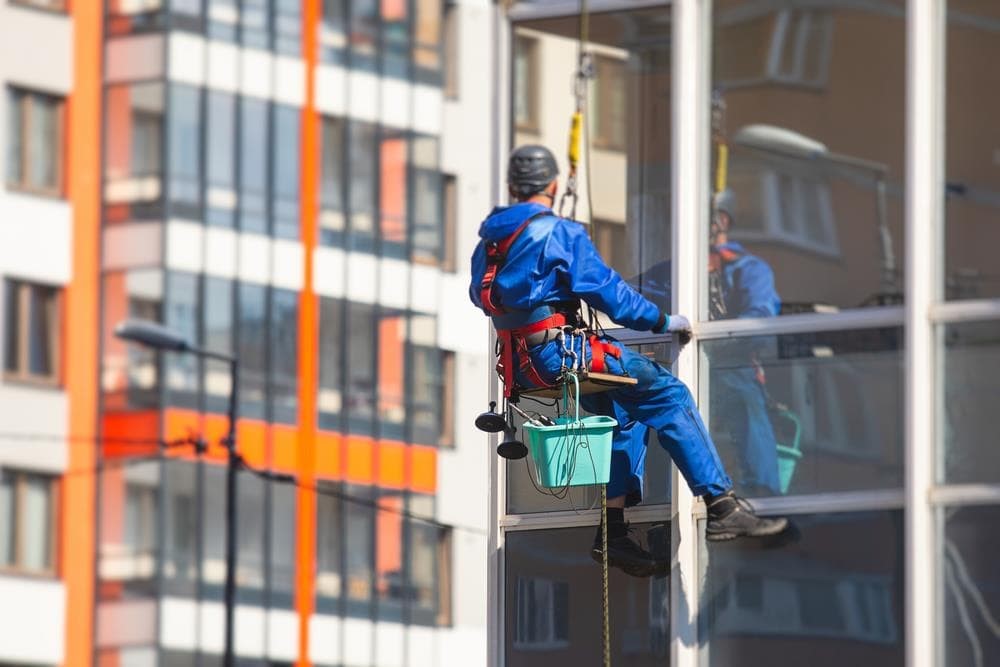 Cómo preparar tu edificio para la primavera: Tareas clave de mantenimiento